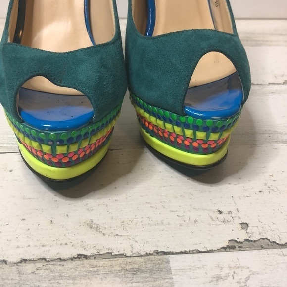 Scene Green Bright Bold Peep Toe Colorful 6 Inch Heel Size Ten - Picture 2 of 8